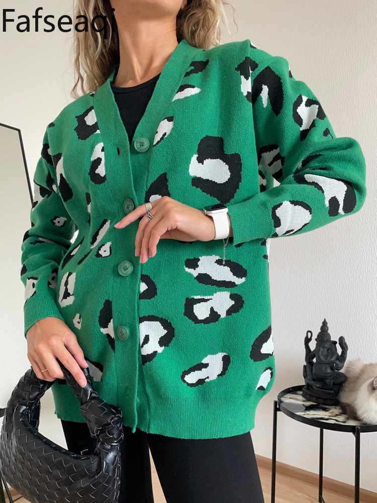 Women Knits Tees Winter Beige Leopard Print Cardigan Women with Buttons Green Oversize Jacket Loose Thick Warm Knitted for Womens 221206
Women Knits Tees Winter Beige Leopard Print Cardigan Women with Buttons Green Oversize Jacket Loose Thick Warm Knitted for Womens 221206