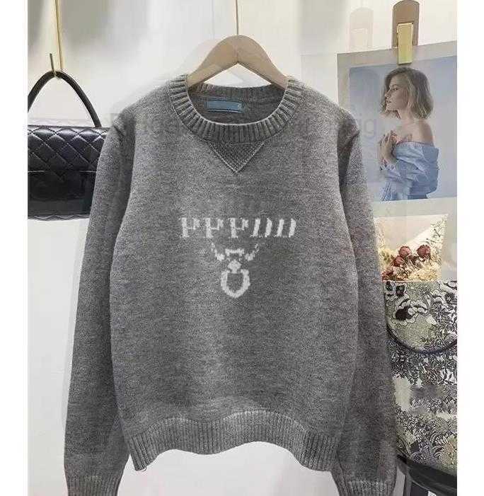 Designer Sweater Men women sweaters jumper Embroidery Print sweater Knitted classic Knitwear Autumn winter keep warm jumpers mens design
Designer Sweater Men women sweaters jumper Embroidery Print sweater Knitted classic Knitwear Autumn winter keep warm jumpers mens design