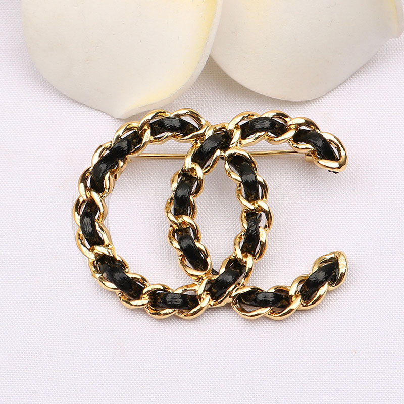 Luxury Design Brand Desinger Brooch Women Love Crystal Rhinestone Pearl Letter Brooches Suit Pin Fashion Jewelry Clothing Decoration Accessories Famous Design-19
Luxury Design Brand Desinger Brooch Women Love Crystal Rhinestone Pearl Letter Brooches Suit Pin Fashion Jewelry Clothing Decoration Accessories Famous Design-19