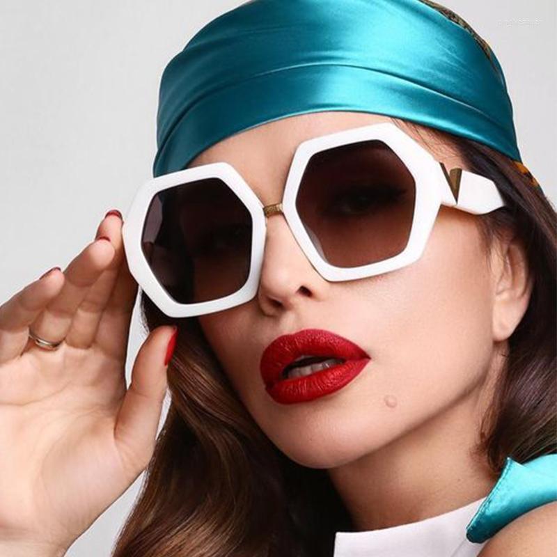 Sunglasses Vintage Brand Designer Oversized Women Men Unique Big Frame Square Sun Glasses Ladies White Shades Anti-Glare UV400
Sunglasses Vintage Brand Designer Oversized Women Men Unique Big Frame Square Sun Glasses Ladies White Shades Anti-Glare UV400