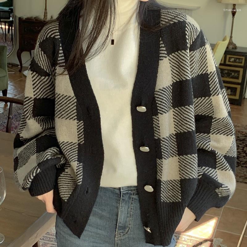 Women's Knits Fall Winter Vintage Plaid Knit Sweater Cardigans Women Long Sleeve V-Neck Button Down Outwear Chic Loose Warm Knitwear Coats, Green
Women's Knits Fall Winter Vintage Plaid Knit Sweater Cardigans Women Long Sleeve V-Neck Button Down Outwear Chic Loose Warm Knitwear Coats, Green