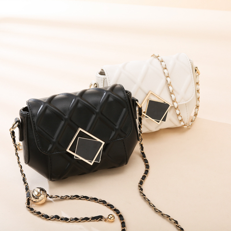 Women's Fashion Grid New Shoulder Bag Small Golden Ball Chain Bag Matching Ringer Single Crossbody Handbag, Beige
Women's Fashion Grid New Shoulder Bag Small Golden Ball Chain Bag Matching Ringer Single Crossbody Handbag, Beige