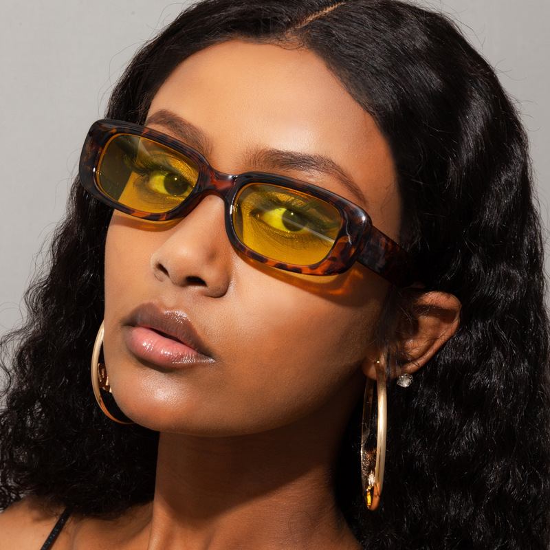 New retro small frame sunglasses men's rectangular sunglasses women's street shooting sunglasses
New retro small frame sunglasses men's rectangular sunglasses women's street shooting sunglasses
