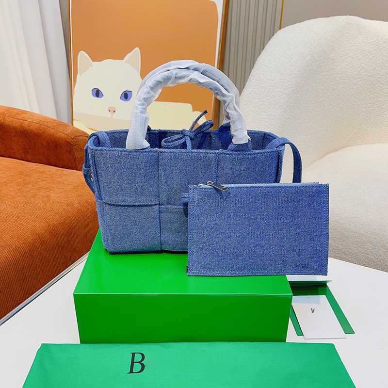 Denim Tote Bag Totes Weave Luxurys Handbag Womens Designer Bag Large Capacity Shopper Bags Shoulder Woman Purse Wallet 221207
Denim Tote Bag Totes Weave Luxurys Handbag Womens Designer Bag Large Capacity Shopper Bags Shoulder Woman Purse Wallet 221207