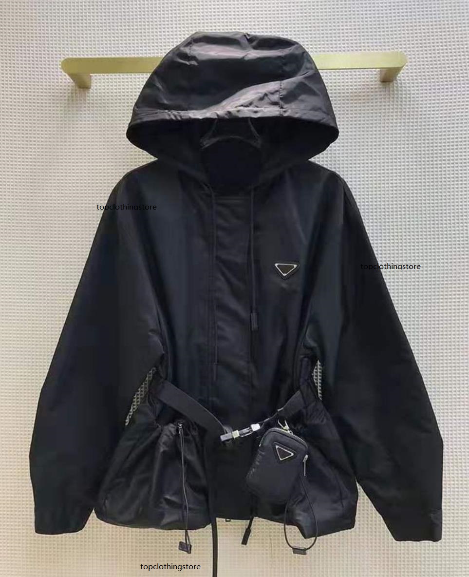 Designer Winter Women Jacket Coats With Letters Belts Windbreaker for Womens Jackets Sleeves Removable Outerwear Warm Parkas 5 Colors, Shipping fee
Designer Winter Women Jacket Coats With Letters Belts Windbreaker for Womens Jackets Sleeves Removable Outerwear Warm Parkas 5 Colors, Shipping fee