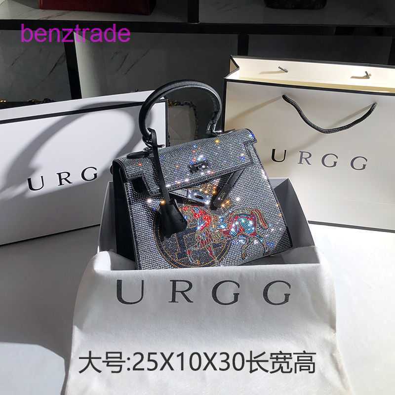 Herme Kely bags for women online shop Rhinestone female 2022 new fashion texture second generation diamond inlaid Messenger Hand T 4E3W, Pink large size
Herme Kely bags for women online shop Rhinestone female 2022 new fashion texture second generation diamond inlaid Messenger Hand T 4E3W, Pink large size