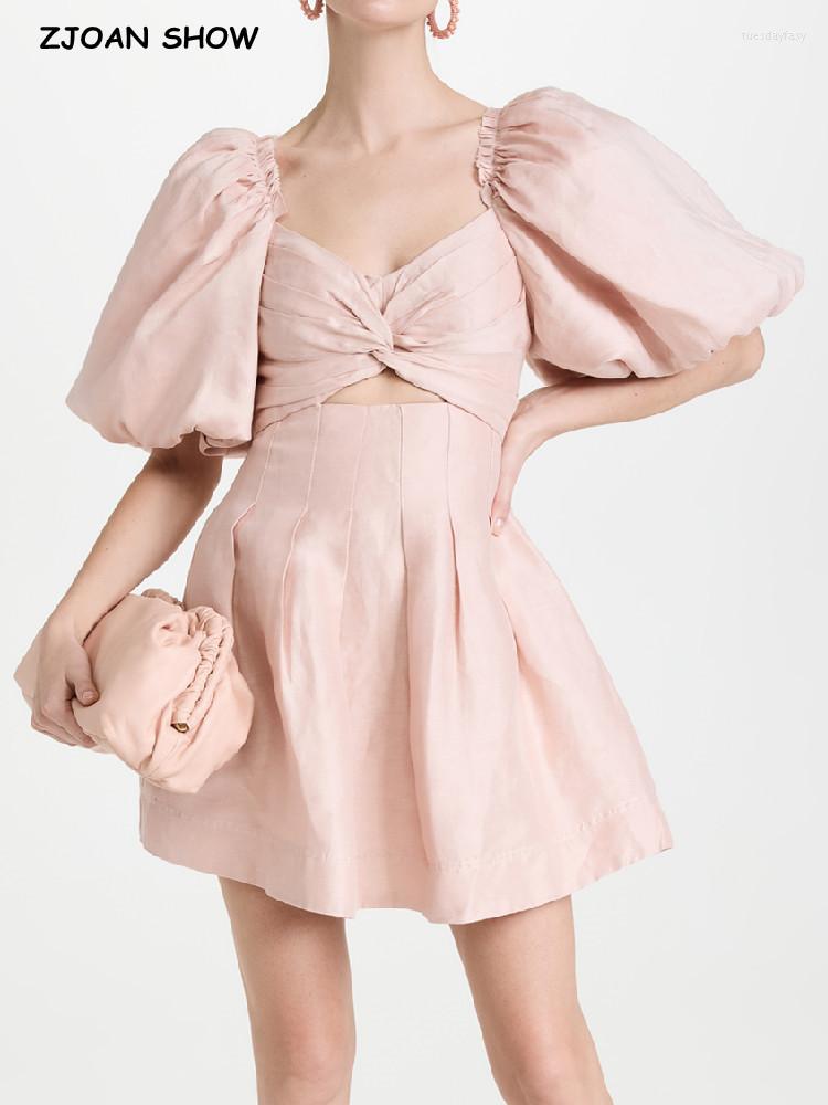 Casual Dresses Sweet Cross Bow V Neck Pink Hollow Out Front Waist Mini Dress Retro Short Lantern Sleeve Women Back Zipper Swing Holiday Robe
Casual Dresses Sweet Cross Bow V Neck Pink Hollow Out Front Waist Mini Dress Retro Short Lantern Sleeve Women Back Zipper Swing Holiday Robe