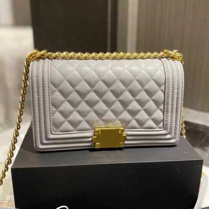 CC Bag Wallets Designer Classic Mini Le Fashion Lambskin Bags Quilted Strap Adjustable Gold Metal Hardware Chain Crossbody Shoulder Purse 5, Red
CC Bag Wallets Designer Classic Mini Le Fashion Lambskin Bags Quilted Strap Adjustable Gold Metal Hardware Chain Crossbody Shoulder Purse 5, Red