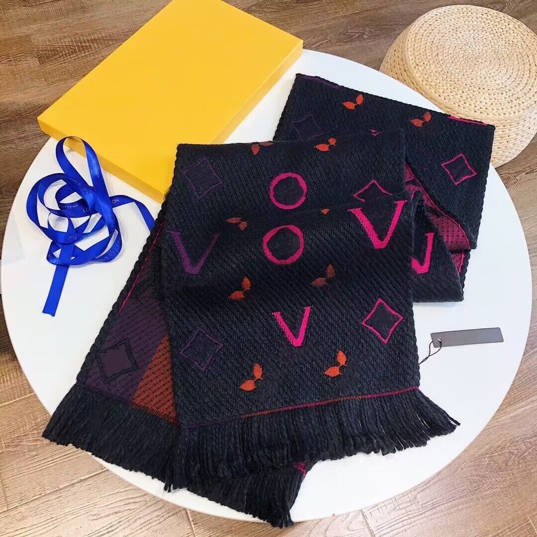 2022 knit scarf set for men women winter wool Fashion designer cashmere shawl Ring luxury plaid check sciarpe echarpe homme with box
2022 knit scarf set for men women winter wool Fashion designer cashmere shawl Ring luxury plaid check sciarpe echarpe homme with box