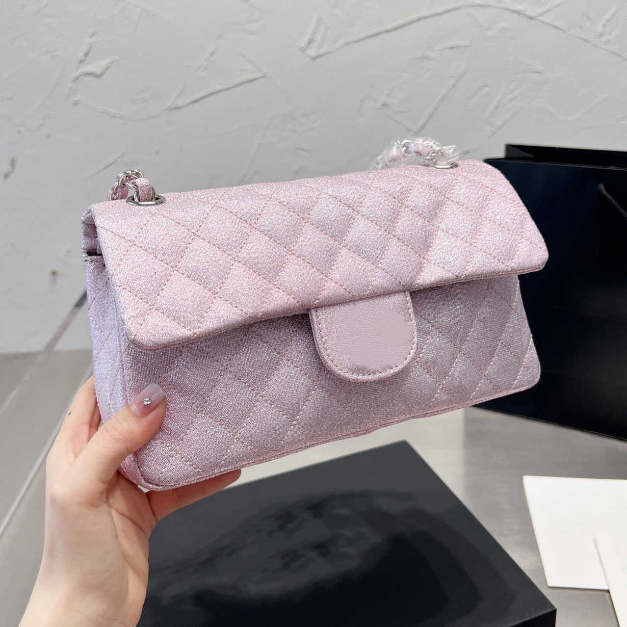 CC Bag Wallets Luxury Ladies Double Flap Glitter Shimmer Designer Bag Shiny Classic Quilted Check Silver Metal Hardware Chain Button Shoulde, Box
CC Bag Wallets Luxury Ladies Double Flap Glitter Shimmer Designer Bag Shiny Classic Quilted Check Silver Metal Hardware Chain Button Shoulde, Box