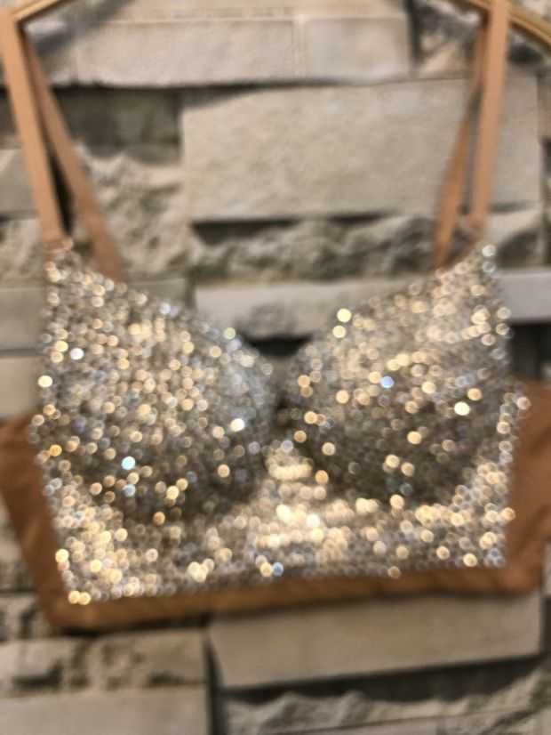 18 new style shining in the bright night beautiful sexy and versatile wearing Classic flow bra and women's Vest, Khaki
18 new style shining in the bright night beautiful sexy and versatile wearing Classic flow bra and women's Vest, Khaki