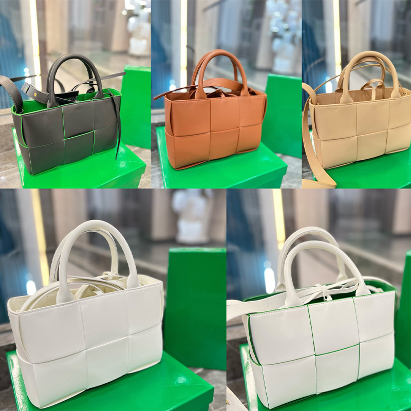9A Quality Luxury designer Botega Bag Top Cowhide Leather Women Soft Venetas Crossbody Tote Handbag Ladies Braided Square Pillow Clutch Shopping Bag 24CM, Other style contact me
9A Quality Luxury designer Botega Bag Top Cowhide Leather Women Soft Venetas Crossbody Tote Handbag Ladies Braided Square Pillow Clutch Shopping Bag 24CM, Other style contact me