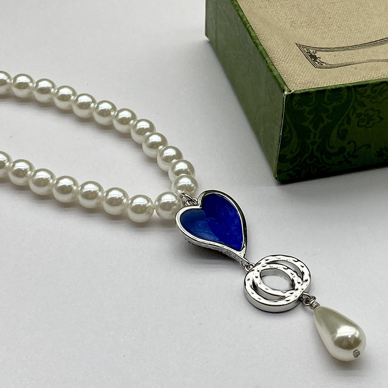 Brief Designers Necklace For Women Black Blue Love Pendant Pearl Jewelry Necklaces Brands Chain Silver Letter G22120705
Brief Designers Necklace For Women Black Blue Love Pendant Pearl Jewelry Necklaces Brands Chain Silver Letter G22120705