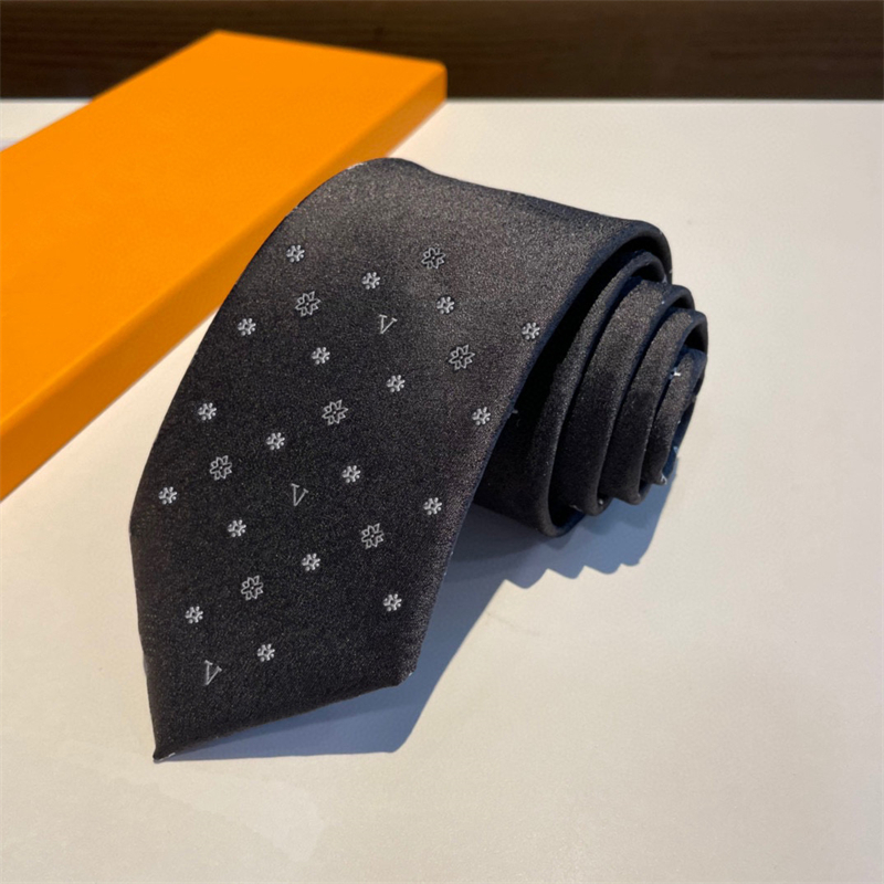 2 Color Designer Tie For Men Classic Hand Knitting Silk Ties Damier Business Casual V Tie Fathers Day Christmas Gift
2 Color Designer Tie For Men Classic Hand Knitting Silk Ties Damier Business Casual V Tie Fathers Day Christmas Gift