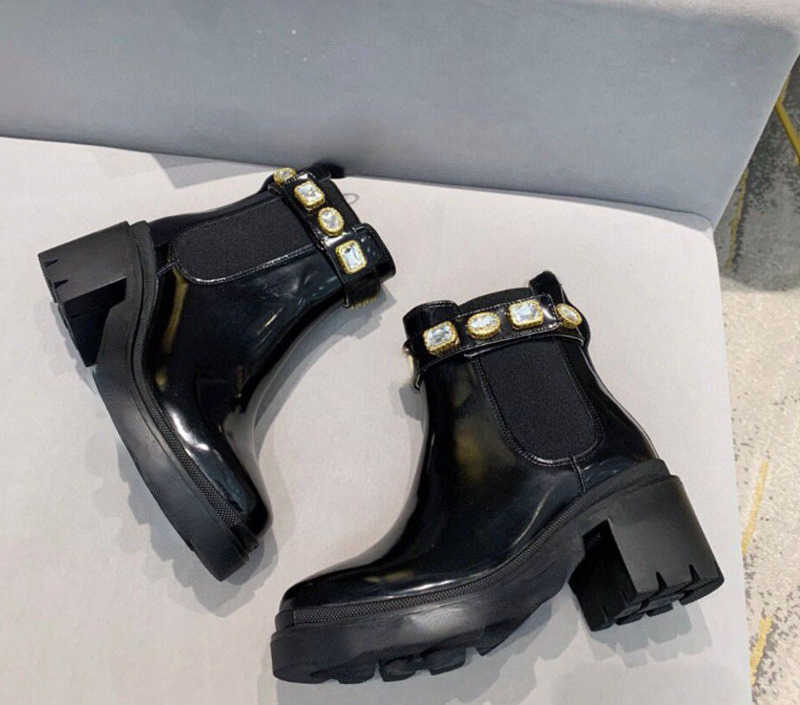 Brand Boots designer design Cowhide Rhinestone warm and winder short Buckle Belt Round Toe Loose Cake Heel Chelsea Women's size 35-42, Open bead cow leather black
Brand Boots designer design Cowhide Rhinestone warm and winder short Buckle Belt Round Toe Loose Cake Heel Chelsea Women's size 35-42, Open bead cow leather black