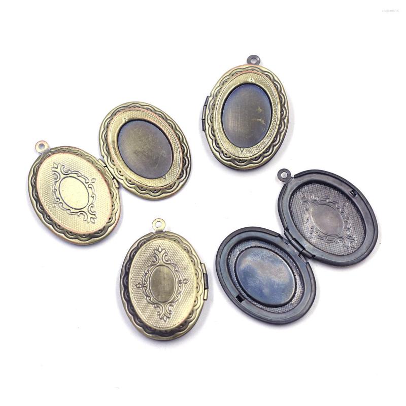 Charms Pendant Carved Design Oval-Shaped Po Frame Openable Locket For Necklaces Women Men Memorial Jewelry DIY Finding 33mm
Charms Pendant Carved Design Oval-Shaped Po Frame Openable Locket For Necklaces Women Men Memorial Jewelry DIY Finding 33mm