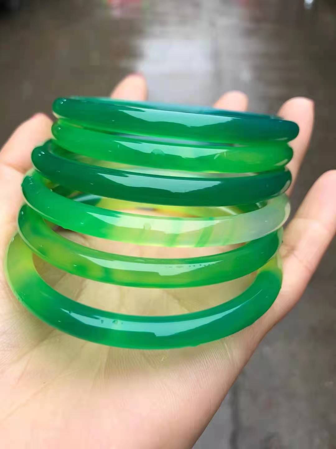 Natural 7A Emerald green bracelet jade bangle bracelets women bangle jade jewelry jadeite jade bangles bracelet for gift women
Natural 7A Emerald green bracelet jade bangle bracelets women bangle jade jewelry jadeite jade bangles bracelet for gift women