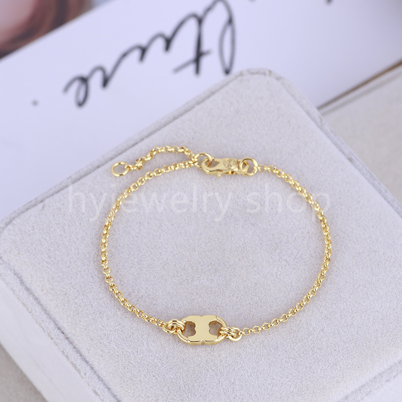 TB Designer cross pearl bracelet Jewelry Fashion Classic Men Women stud earrings necklace set Luxury Brand accessories 925 silver 18K gold plated TBB023
TB Designer cross pearl bracelet Jewelry Fashion Classic Men Women stud earrings necklace set Luxury Brand accessories 925 silver 18K gold plated TBB023