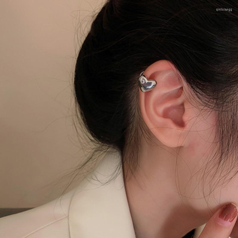 Backs Earrings Women Ear Clip Simple Elegant Non Piercing Sweet Love Heart Special Individuality Without Pierced
Backs Earrings Women Ear Clip Simple Elegant Non Piercing Sweet Love Heart Special Individuality Without Pierced