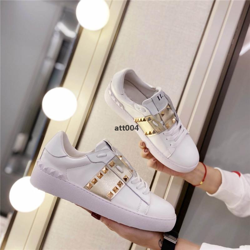 Luxury designer Casual Shoes Rockrunner Calfskin Bands White Black Leather Trainer Sneakers With Box valentinoes valentinoity wMF
Luxury designer Casual Shoes Rockrunner Calfskin Bands White Black Leather Trainer Sneakers With Box valentinoes valentinoity wMF