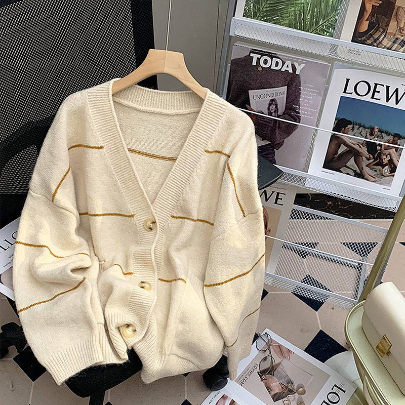 Women Knits Tees High Quality Autumn Winter Sweaters Oversized Cardigan Simple Striped Buttons V Neck Basic Sweater Coats for Women 221206, Black stripe
Women Knits Tees High Quality Autumn Winter Sweaters Oversized Cardigan Simple Striped Buttons V Neck Basic Sweater Coats for Women 221206, Black stripe