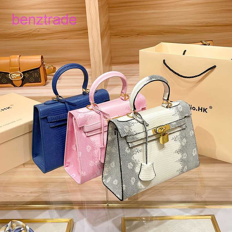 Herme Kely bags for women online shop Hong Kong 2022 Autumn and Winter New Fashion Premium Leather Handbag Versatility Goddess Bag RY86, Granny gray
Herme Kely bags for women online shop Hong Kong 2022 Autumn and Winter New Fashion Premium Leather Handbag Versatility Goddess Bag RY86, Granny gray