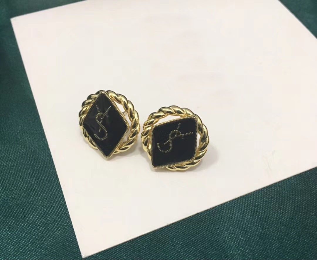 Noble Ladies Luxury Stud Earrings Gold Plated Hoop Black Amber Finish Women Designer Brand Fashion Girls Earrings Gift Jewelry Wedding Bridal
Noble Ladies Luxury Stud Earrings Gold Plated Hoop Black Amber Finish Women Designer Brand Fashion Girls Earrings Gift Jewelry Wedding Bridal