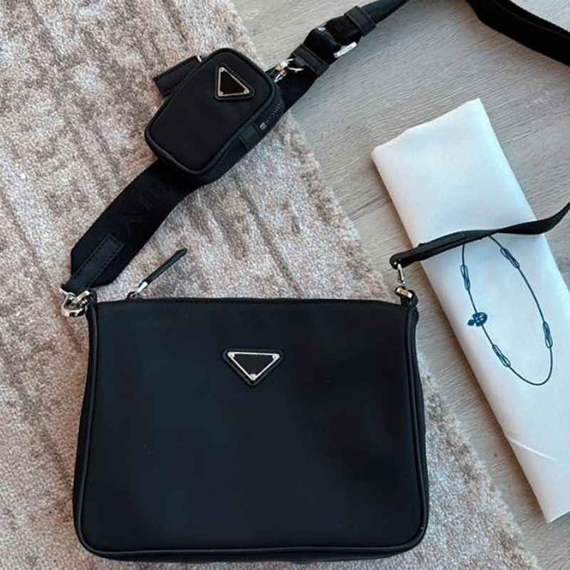 Crossbody Shoulder Bags Designer Mens Handbag new Women Designer Nylon Flap Hobo Designers Purse With Coin Purses Street Fashion 23 12073, Black
Crossbody Shoulder Bags Designer Mens Handbag new Women Designer Nylon Flap Hobo Designers Purse With Coin Purses Street Fashion 23 12073, Black