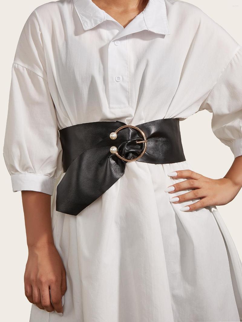 Belts European Style Ladies Pearl Big Round Buckle Wide Belt Imitation Leather Suede Metal Pin Soft Black Girdle
Belts European Style Ladies Pearl Big Round Buckle Wide Belt Imitation Leather Suede Metal Pin Soft Black Girdle