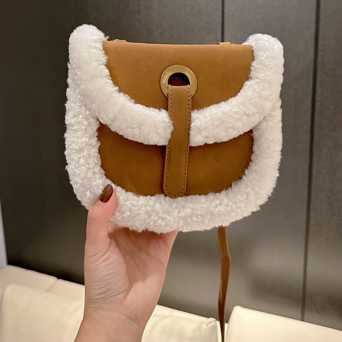 Saddless bag Luxury Designer Brand Fashion Shoulder Bags Handbags phone purse Women wallet cross body Metallic totes lady, Brown with logo 20x18cm
Saddless bag Luxury Designer Brand Fashion Shoulder Bags Handbags phone purse Women wallet cross body Metallic totes lady, Brown with logo 20x18cm