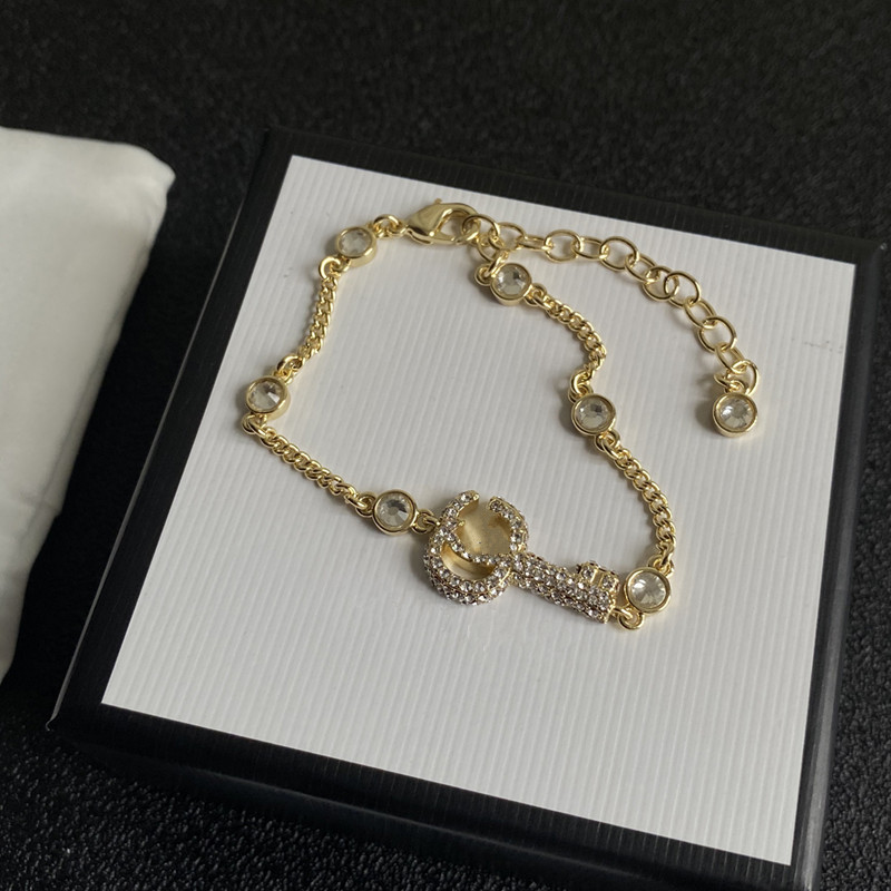 2022 G Designers Gold Bracelet For Women Double Letter Diamond Charm Bracelets Girls Party Engagement Jewelry Gift
2022 G Designers Gold Bracelet For Women Double Letter Diamond Charm Bracelets Girls Party Engagement Jewelry Gift