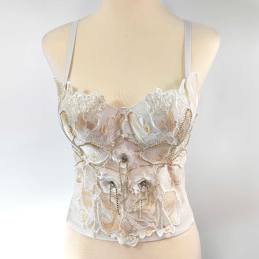 French design sense of minority fishbone waist tunic thin bodice nail bead embroidered white suspender type Strapless
French design sense of minority fishbone waist tunic thin bodice nail bead embroidered white suspender type Strapless