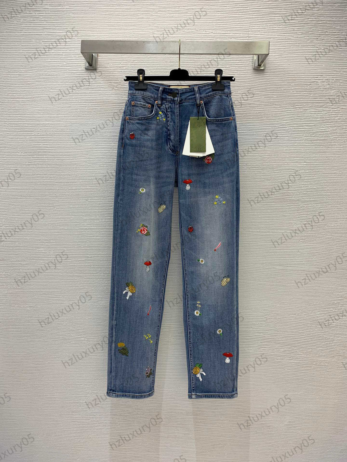 Jeans Women Washed Denim Cotton Fabric Mushroom Flower Embroidery Jean Trousers High-waisted Slimming Straight Elastic Pants Luxury Brand Womens Clothing
Jeans Women Washed Denim Cotton Fabric Mushroom Flower Embroidery Jean Trousers High-waisted Slimming Straight Elastic Pants Luxury Brand Womens Clothing