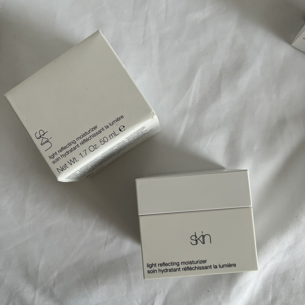 Luxury Brand White Face Cream 50ml Light Reflecting Moisturizer 1.7fl.oz Hydrating Creme Makeup Primer Lotion Skin Care Fast Ship, Mixed color
Luxury Brand White Face Cream 50ml Light Reflecting Moisturizer 1.7fl.oz Hydrating Creme Makeup Primer Lotion Skin Care Fast Ship, Mixed color