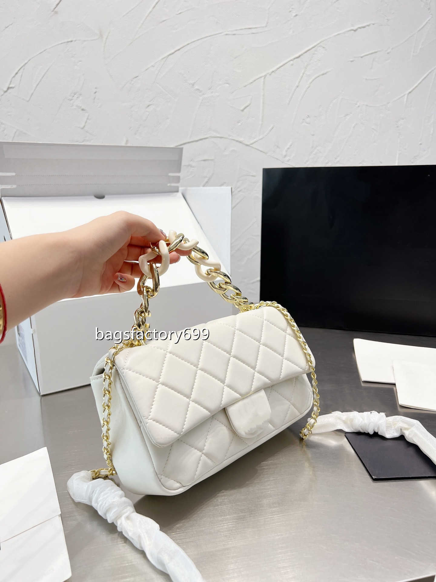 CC Bag Wallets 22C F/W France Womens Classic Mini Flap Quilted Lambskin Bags Bracelet Chain Handle Totes GHW Metal Hardware Matelasse Crossb, Box
CC Bag Wallets 22C F/W France Womens Classic Mini Flap Quilted Lambskin Bags Bracelet Chain Handle Totes GHW Metal Hardware Matelasse Crossb, Box