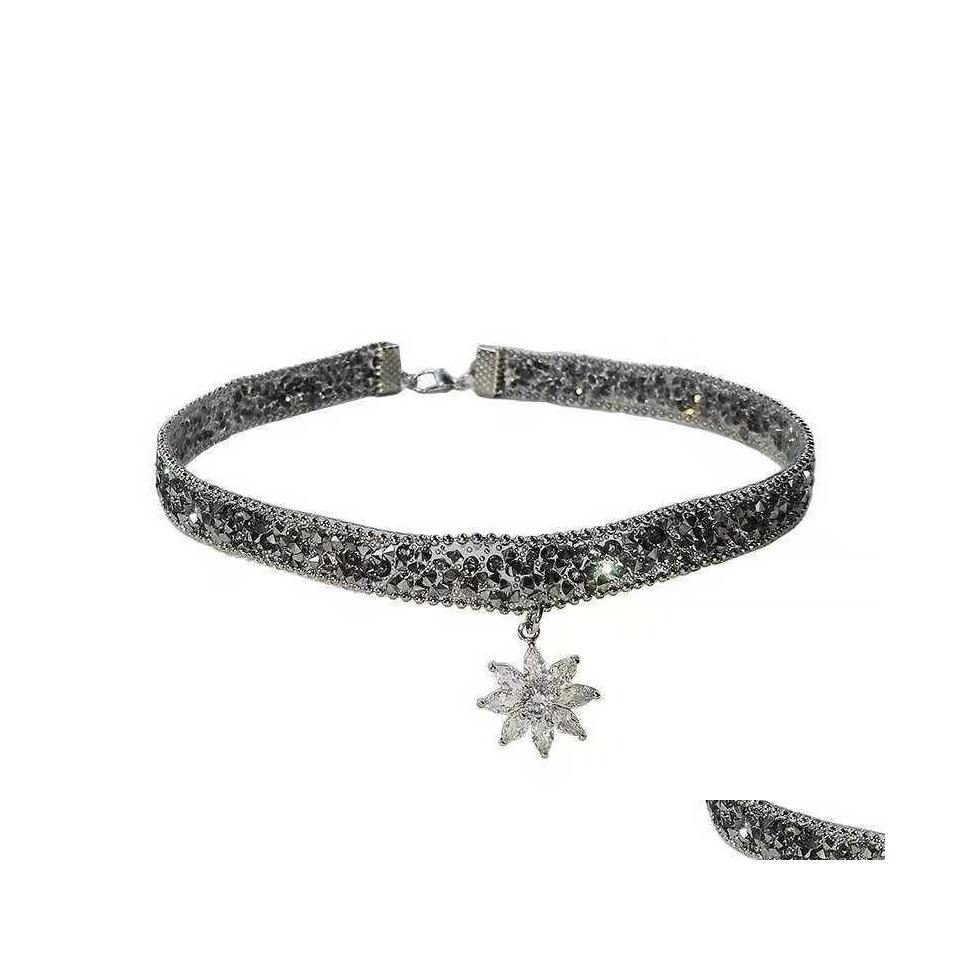 Chokers Fashion Crystal Choker Neck Clavicle Chain Ice Flower Pendant Necklace Glitter Adjustable Metal Women Chic Jewelry 144 D3 Dr Dhuxl
Chokers Fashion Crystal Choker Neck Clavicle Chain Ice Flower Pendant Necklace Glitter Adjustable Metal Women Chic Jewelry 144 D3 Dr Dhuxl