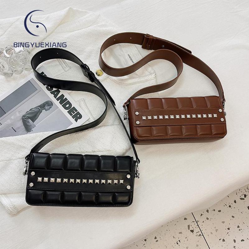 Evening Bags Fashion Rivet Design Premium Leather Ladies Shoulder Bag 2022 Model Small Women Messenger Mobile Phone Bolso Mujer, Black
Evening Bags Fashion Rivet Design Premium Leather Ladies Shoulder Bag 2022 Model Small Women Messenger Mobile Phone Bolso Mujer, Black