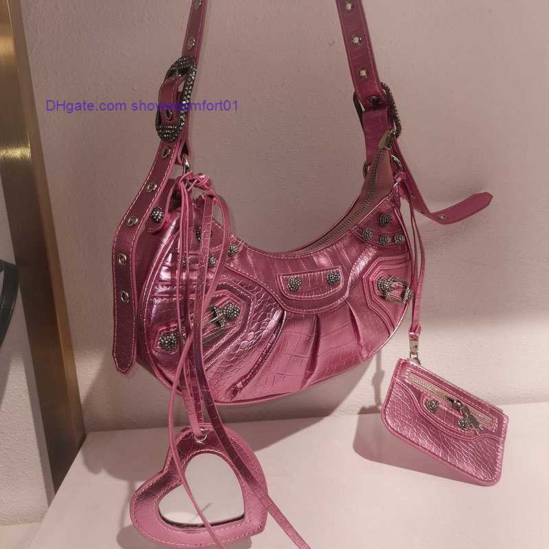 Le Fashion Cagole Motorcycle Bag Women's Leather Shoulder Handbag Tote With Heart Mirror Love letter Vintage Shinny Cross Body Motocycle, White rhinestone
Le Fashion Cagole Motorcycle Bag Women's Leather Shoulder Handbag Tote With Heart Mirror Love letter Vintage Shinny Cross Body Motocycle, White rhinestone