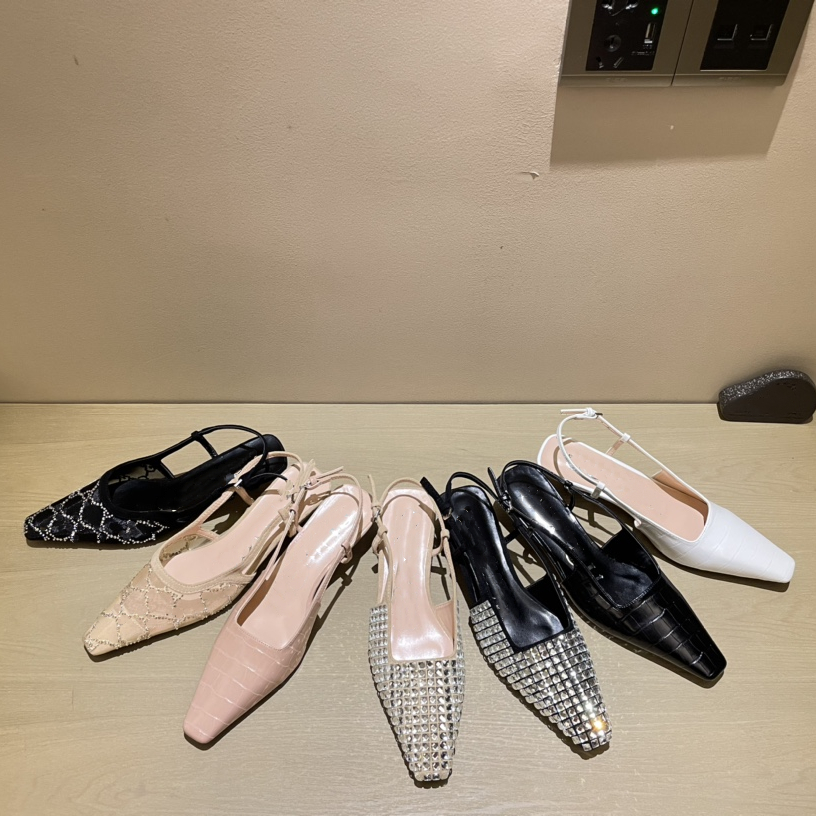 Designer Women Rhinestone Ankle Strap Heeled Sandals Satin Pointy Toe High Heels Stilettos Pumps Lace Up Sparkling Wedding Bridal Dress Shoes
Designer Women Rhinestone Ankle Strap Heeled Sandals Satin Pointy Toe High Heels Stilettos Pumps Lace Up Sparkling Wedding Bridal Dress Shoes