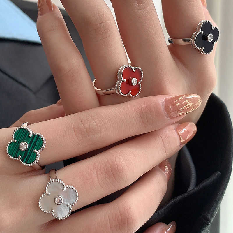 Designer van clover rings S925 Silver Shell Four leaf Grass Open Ring Light Small Popular Design Red Cool Fashion Trend
Designer van clover rings S925 Silver Shell Four leaf Grass Open Ring Light Small Popular Design Red Cool Fashion Trend