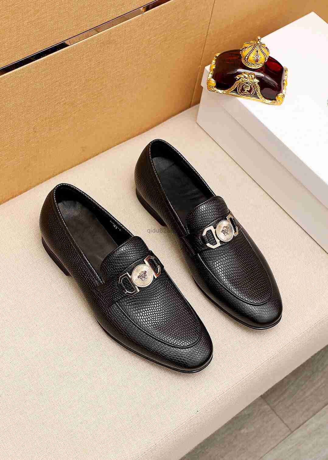 Men 'S Dress Shoes Casual Flats Fashion Groom Wedding Party Leather Male Brand Designer Formal Business New 2021 Size 38-44, Black
Men 'S Dress Shoes Casual Flats Fashion Groom Wedding Party Leather Male Brand Designer Formal Business New 2021 Size 38-44, Black