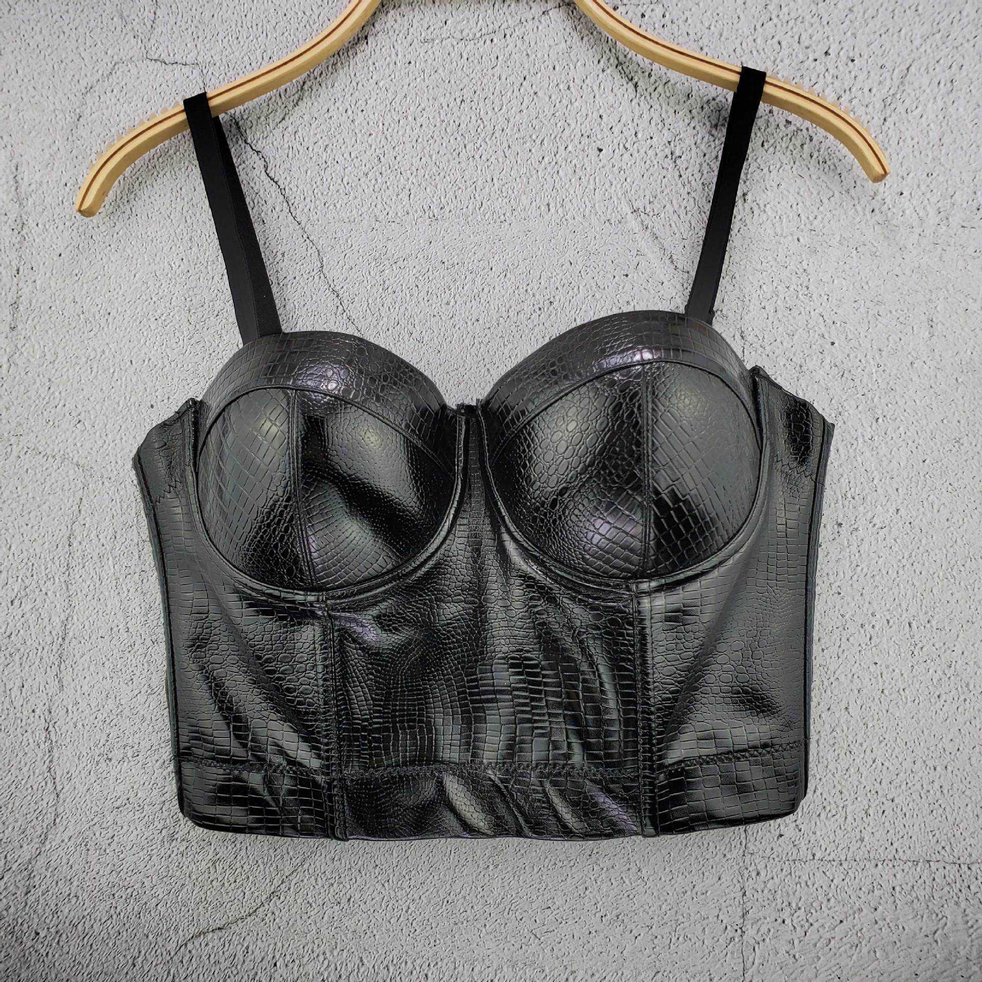 new leather crocodile pattern suspender sexy lattice pattern thin vest exposed navel breast pad heart machine top Strapless women, Black all skin black
new leather crocodile pattern suspender sexy lattice pattern thin vest exposed navel breast pad heart machine top Strapless women, Black all skin black