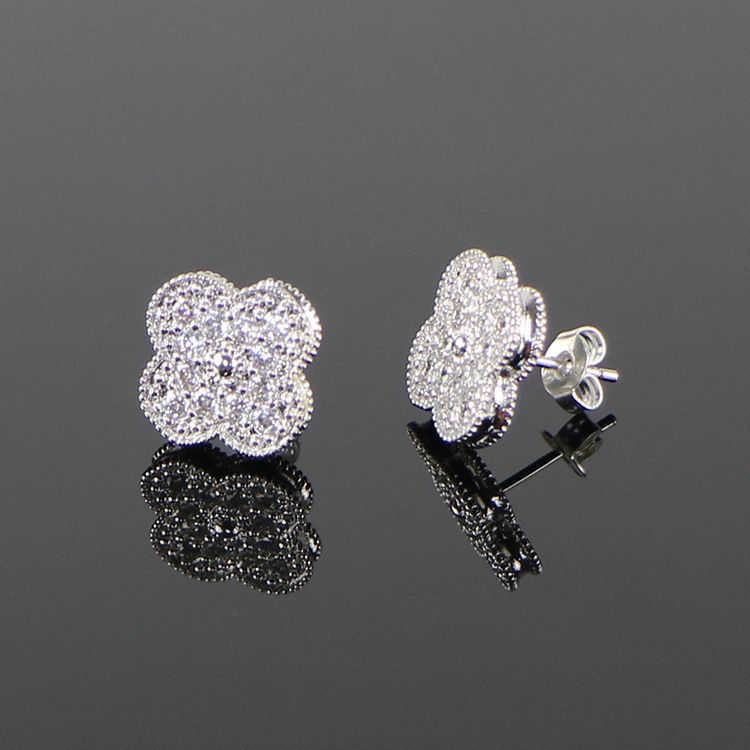 Designer vann clover earrings Classic Four leaf Grass Simple Red Girl 925 Silver Needle Earrings
Designer vann clover earrings Classic Four leaf Grass Simple Red Girl 925 Silver Needle Earrings