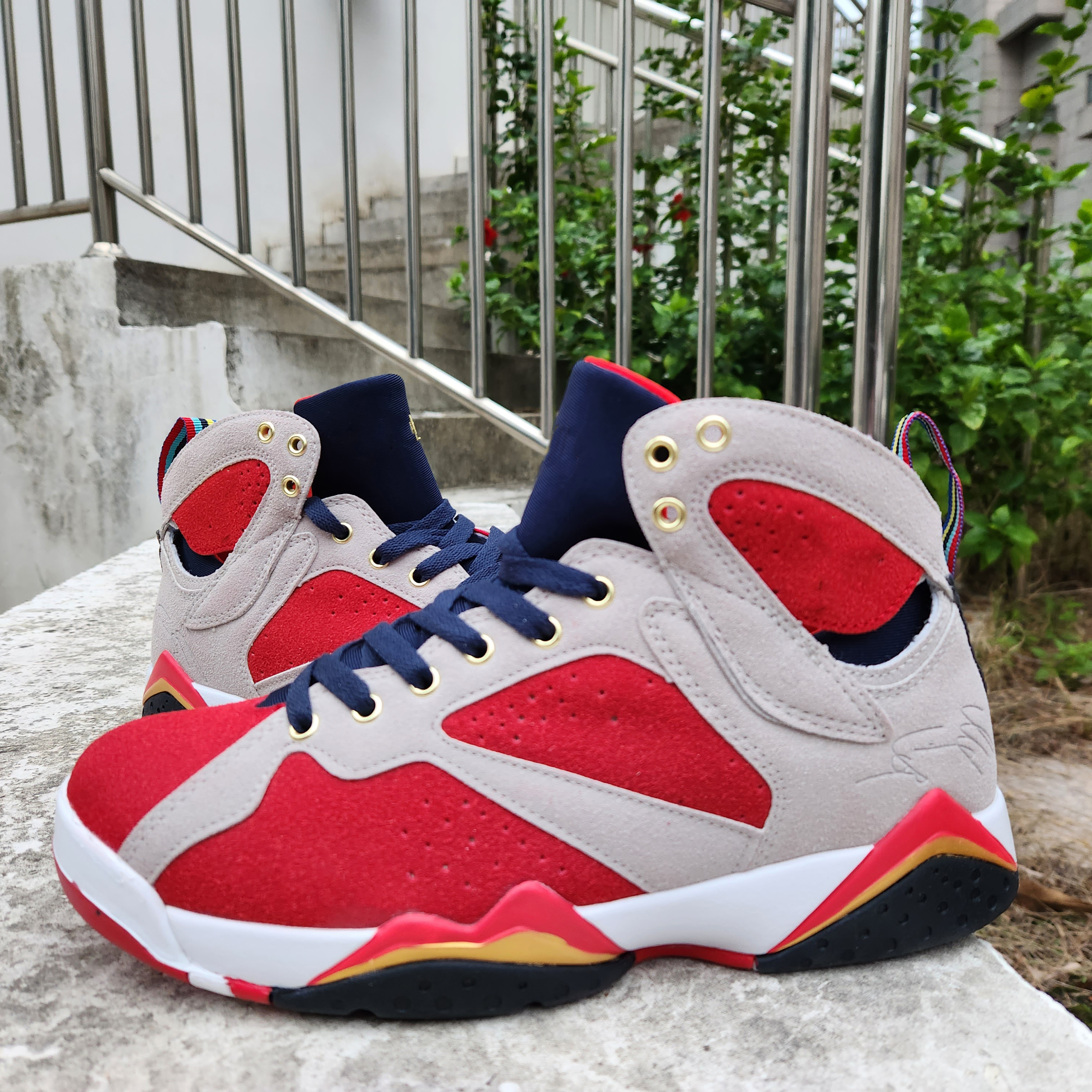 Mens Womens 7s Basketball Shoes Trophy Room x Jumpman 7 New Sheriff in Town Obsidian Dark Obsidian-True Red-Metallic Gold DM1195-474 Men Trainer Sport Sneakers 36-47, Beige
Mens Womens 7s Basketball Shoes Trophy Room x Jumpman 7 New Sheriff in Town Obsidian Dark Obsidian-True Red-Metallic Gold DM1195-474 Men Trainer Sport Sneakers 36-47, Beige