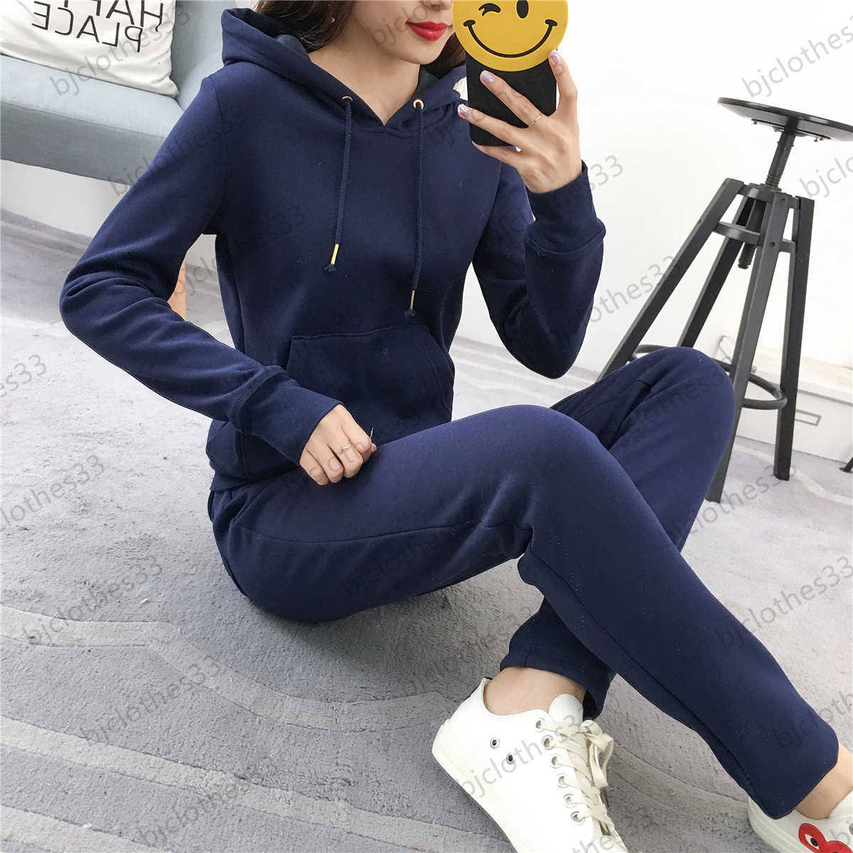 Juicy Tracksuit Womens Two Piece Pant Solid Color Front Kangaroo Pocket Design Drawstring Pullover Hoodies Elastic Fabric Slim Trousers Women Clothes 5 Colors
Juicy Tracksuit Womens Two Piece Pant Solid Color Front Kangaroo Pocket Design Drawstring Pullover Hoodies Elastic Fabric Slim Trousers Women Clothes 5 Colors