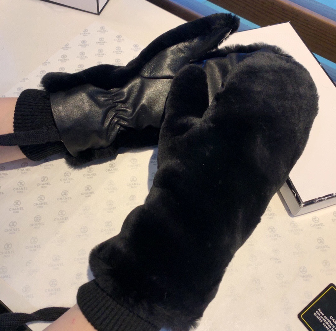 designer gloves ladies Fingerless glove Wool gloves with rabbit hair inside warmth winter mitten for women official replica Counter quality European size 020
designer gloves ladies Fingerless glove Wool gloves with rabbit hair inside warmth winter mitten for women official replica Counter quality European size 020