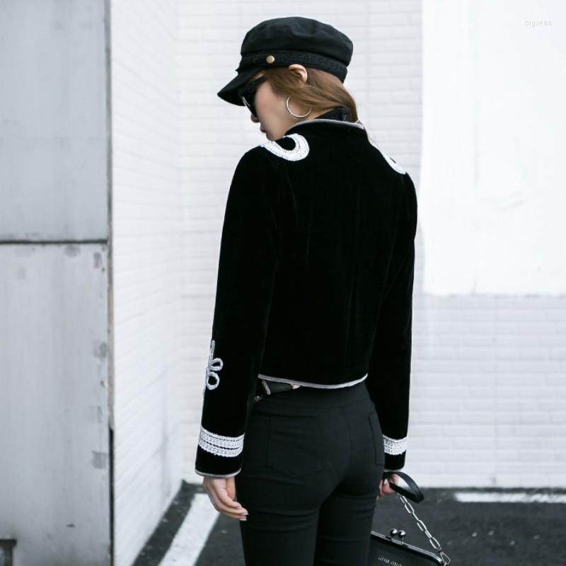 Women' Jackets England Style Women Short Jacket Boyfriend Spring Autumn Runway Embroidery Vintage Outwear Coat Stand Collar Button Court, Black
Women' Jackets England Style Women Short Jacket Boyfriend Spring Autumn Runway Embroidery Vintage Outwear Coat Stand Collar Button Court, Black