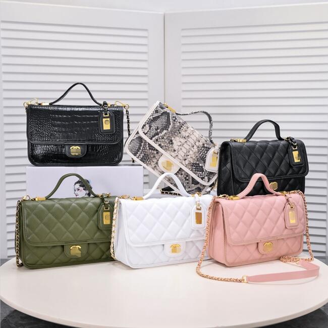luxurys women's chain bags shoulder totes purses wallets womens card holder Designers handbags backpack crossbody cc1, 25*7*18cm
luxurys women's chain bags shoulder totes purses wallets womens card holder Designers handbags backpack crossbody cc1, 25*7*18cm