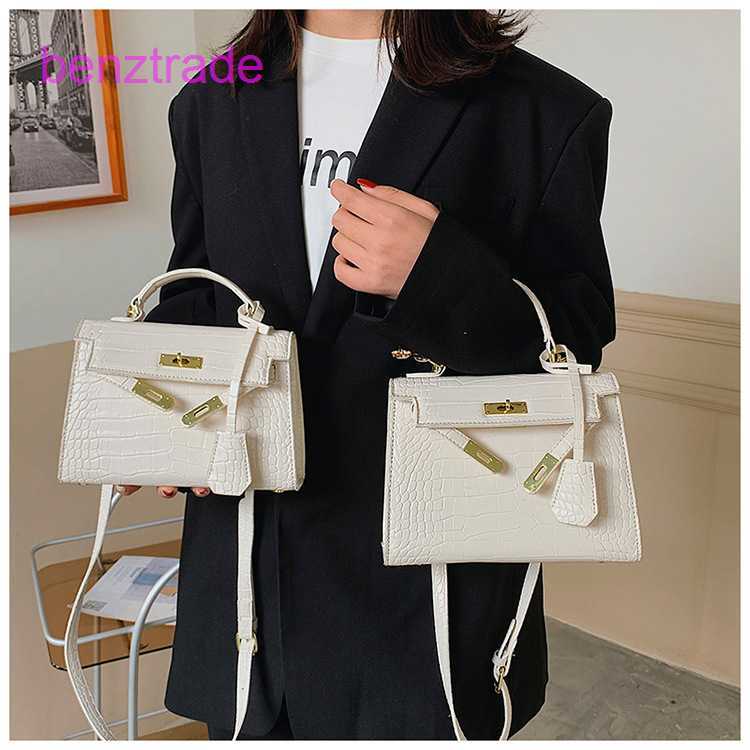 Herme Kely bags for women online shop High sense small Female Minority 2022 new popular portable this year versatile stone pattern messenger, Khaki.
Herme Kely bags for women online shop High sense small Female Minority 2022 new popular portable this year versatile stone pattern messenger, Khaki.