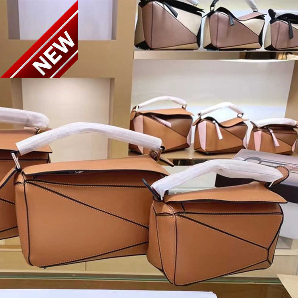 Women's Designer Bags Luo Family Bag 2023 New Genuine Leather Puzzlecolor Contrast Geometry One Shoulder Crossbody Handheld Splice Pillow Factory Direct Sales, Black4
Women's Designer Bags Luo Family Bag 2023 New Genuine Leather Puzzlecolor Contrast Geometry One Shoulder Crossbody Handheld Splice Pillow Factory Direct Sales, Black4